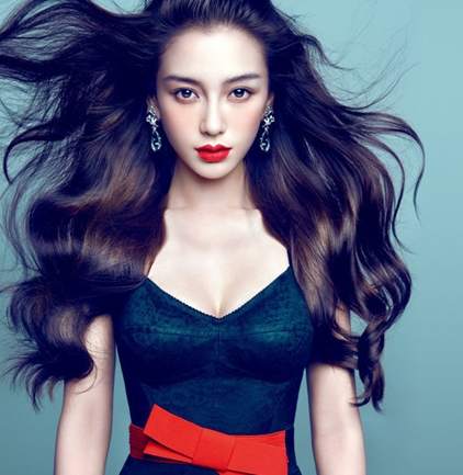 杨颖修片似塑料人 女星PS照被揭