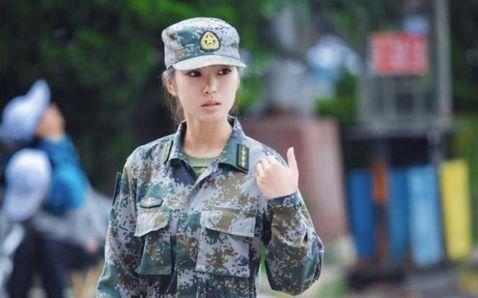 中国<em>最美女</em>教官<em>网络</em>走红 网友被赞神似章子怡