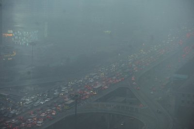 我国拟用10年消除重污染天 新能源车或直接上牌