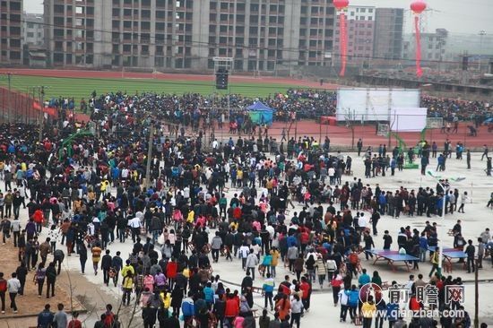 中学生杀老师血染办公室 或因学校高压管理积怨