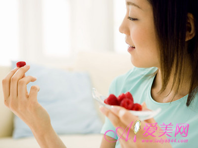 美容养生:<em>女人脸色发黄</em>咋整? 6妙招告别 黄脸婆