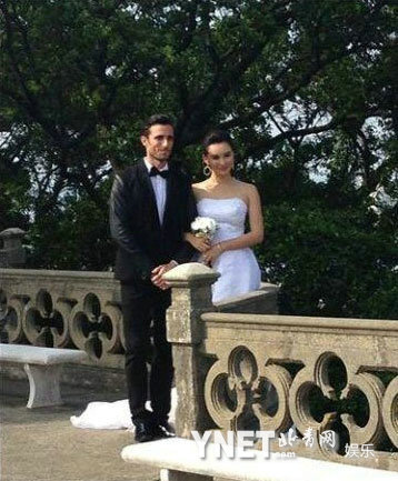 莫小棋被曝澳门拍婚纱照 疑与外籍新欢闪婚【2】