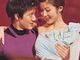 女明星咸猪手解内衣_公交咸猪手撕美女内衣(3)
