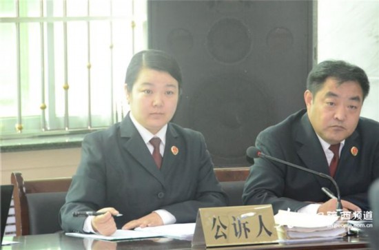 房姐陕西靖边庭审现场 龚爱爱否认伪造买卖国