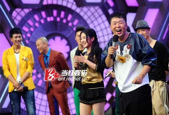 杜海涛张含韵热舞当众示爱 谢娜曾私下代索电话