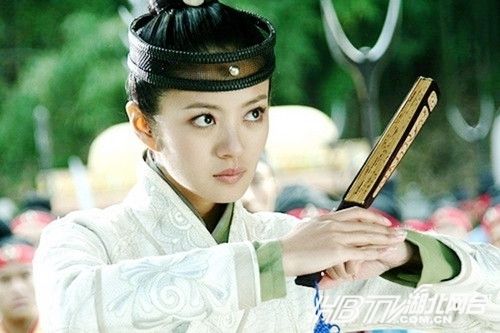 <em>17岁怪病女孩</em>存男性化特征 雌雄莫辨女汉子