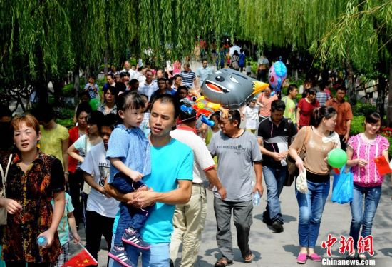 国庆放假首日高速路上 交通事故触目惊心