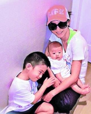 王菲李小璐霍思燕张柏芝 女星晒宝宝照萌翻天