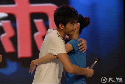  张翰生日 前夕晒与郑爽合影