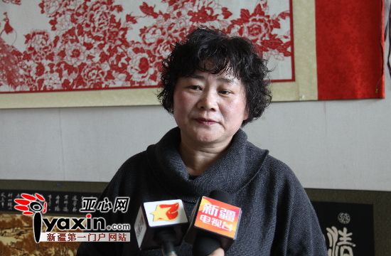 巨幅16米《中华千秋颂》剪纸“现身”乌鲁木齐市