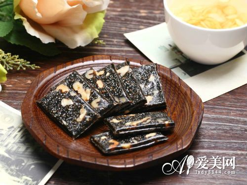  女人吃阿胶6大好处 自制4种阿胶糕 补血养颜 