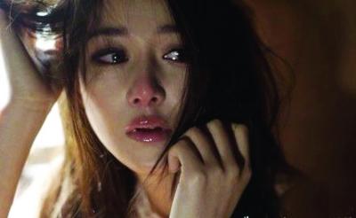 张馨予深夜发含泪照哭诉和李晨两败俱伤图