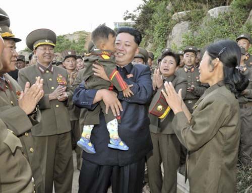 1861年朝鲜人口_金正恩率朝鲜高层参拜锦绣山太阳宫