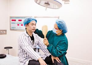 音乐人黄舒骏微整形 变 少年丈夫 避免当爹尴尬