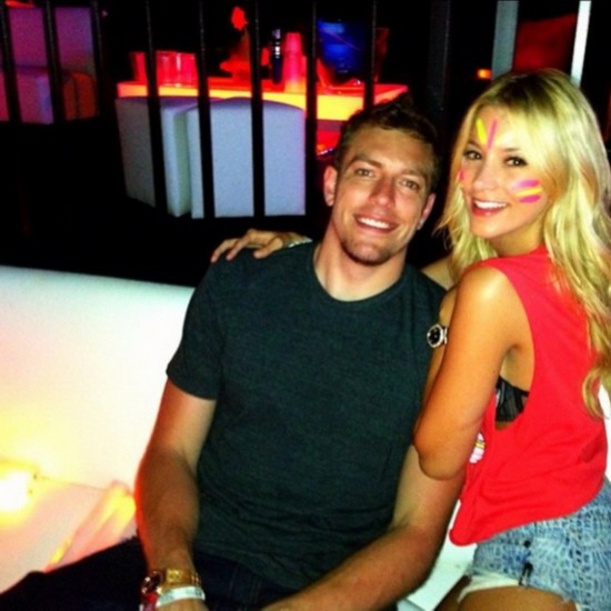 湖人勇士太太团PK:李模特女友不逊科比艳妻