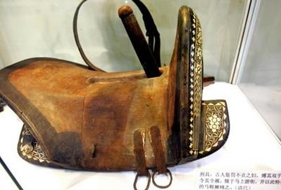 古代处罚出轨女人的残酷刑具+鞭打虐待骑木驴【