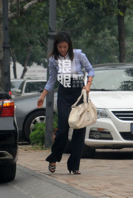 央视主播刘芳菲与土豪看电影享美食 疑曝新恋情【3】