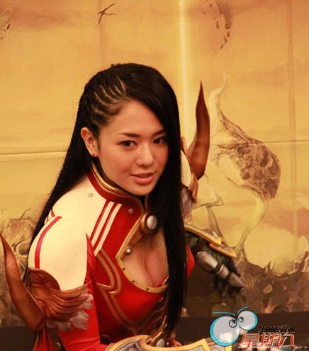 苍井空自曝喜欢王宝强 苍老师性感热辣制服秀