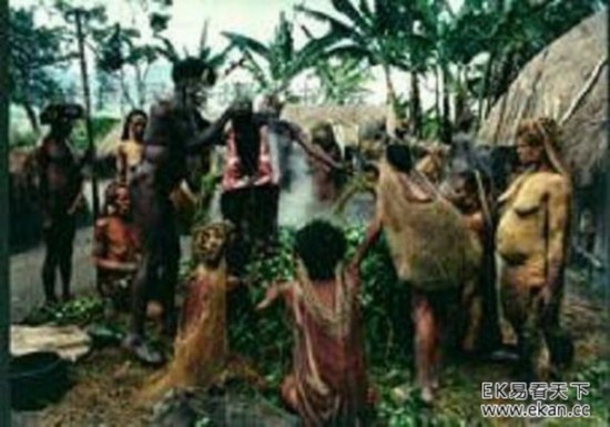 冒险家实拍非洲<em>恐怖</em>食人部落血腥场景(图组)【