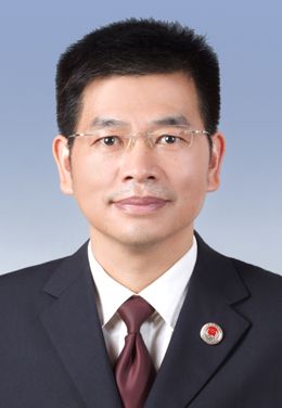 历任腾冲县检察院副检察长,昌宁县检察院党组书记,检察长等职.