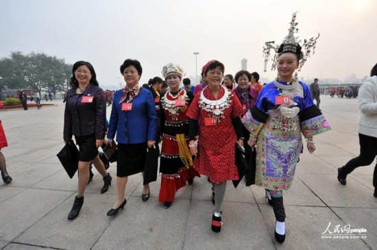 全国<em>女性平均寿命</em>77岁 扩大两癌免费救治--海