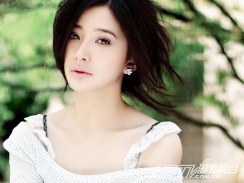 麦当娜<em>18岁</em>裸体写真曝光 图揭女明星令人心动