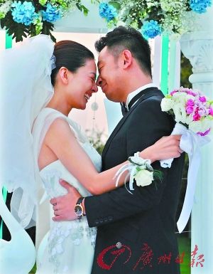 高圆圆牵手谢霆锋恋爱30年 搭档黄海波变恨嫁女