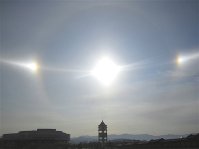 内蒙古等地现"多个太阳" 网友唤后羿射日(图)