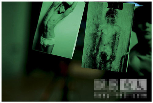 《爸爸去哪儿》张亮:半裸<em>同志</em>暧昧写真照被揭