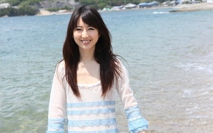 日本最美议员欲转行做AV女优 海量私照曝光(图