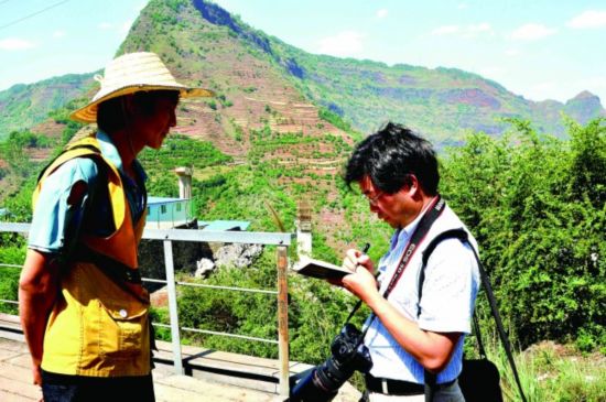 他们始终在路上--记盘县新闻界的编辑记者们