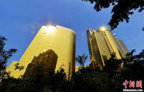 土豪村分红1300万现金垒成墙 人民网房产