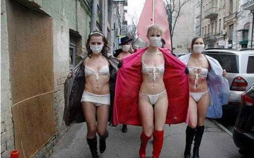世界各地火辣的美女示威 裸体彩绘齐上阵(图)【
