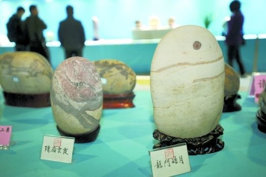 龙门皓月等石头都与巴渝十二景契合。