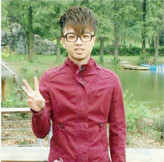 《快乐男声》素颜排行榜:华晨宇路人脸高中洗