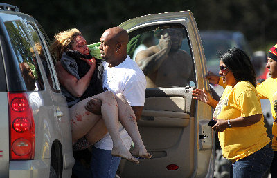 美国女子被劫持两天 家属枪杀绑匪将其救出