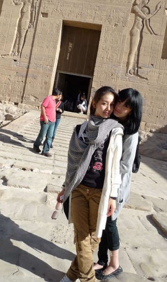 <em>美女同性</em>恋结婚照走红 刘诗诗杨幂也曾激情热