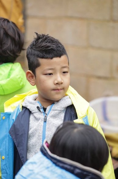 Kimi独自完成任务获赞 石头尿裤子<em>害羞</em>躲被窝