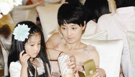 《爸爸去哪儿》被删<em>视频</em>曝光 Kimi获封<em>把妹</em>高