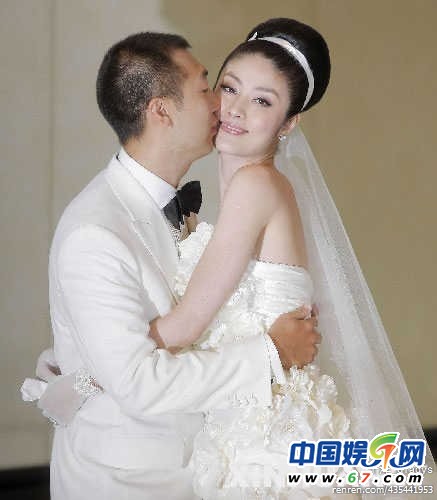 张亮老婆寇静_张亮和寇静婚纱照(3)