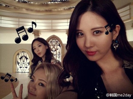 鹿晗林允儿谢娜宋茜 明星私下呆萌二货欢乐多