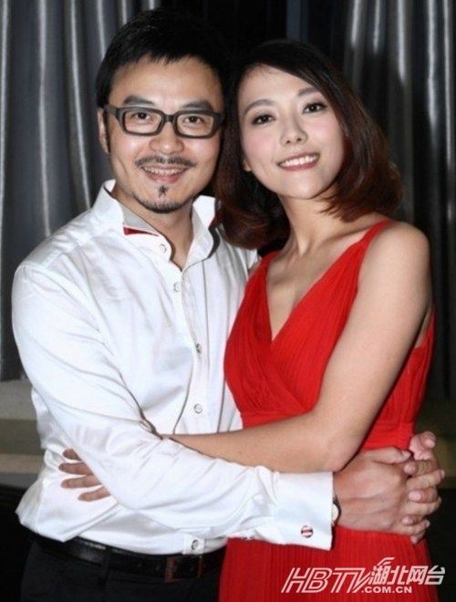 吴建豪结婚照妻子露白腿 盘点明星夫妻性感照