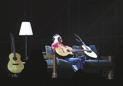 李宗盛北京演唱会座无虚席 盘点起伏的人生轨