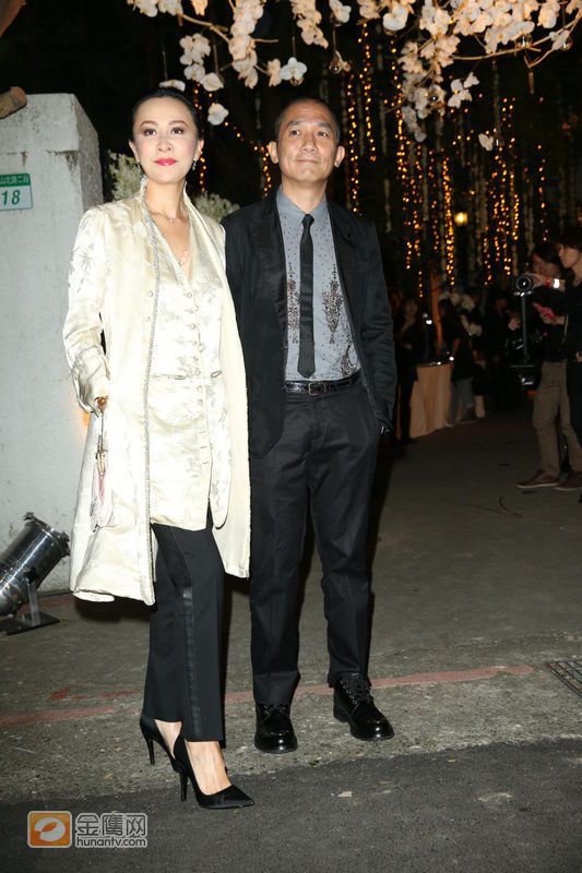 张震婚礼刘嘉玲梁朝伟秀恩爱 旧爱舒淇到场祝
