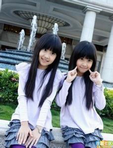 台湾萝莉双胞胎<em>姐妹花</em>7年大变身 清纯指数完爆