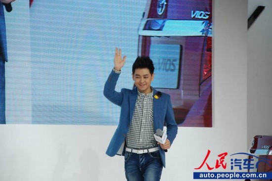 2013广州车展:林志颖亮相丰田展台
