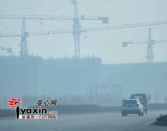 烏魯木齊市發(fā)布入秋后首個大霧橙色預(yù)警 上周末起出現(xiàn)的霧霾天中霾明顯多于霧