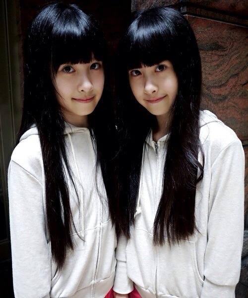 高清:台湾萝莉双胞胎姐妹花走红 清纯可爱人人