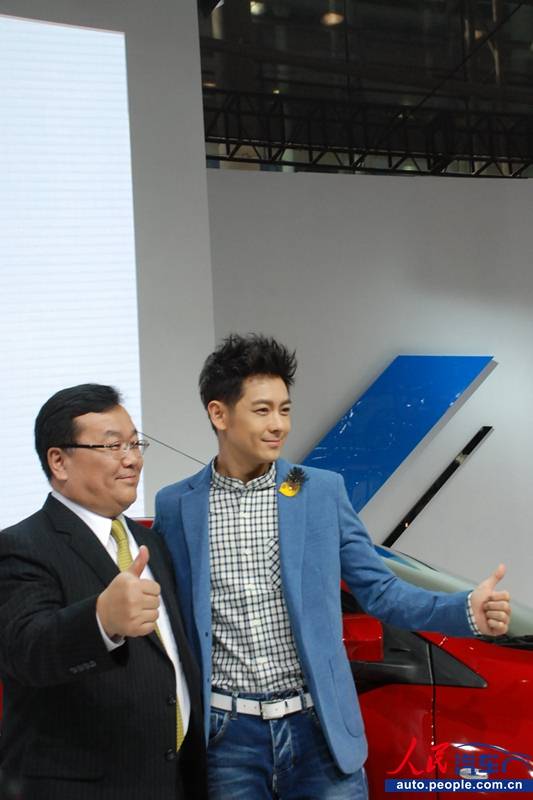 2013广州车展:林志颖亮相丰田展台