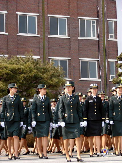 韩国<em>漂亮女孩</em>撞脸撞到军营里?【5】--内蒙古